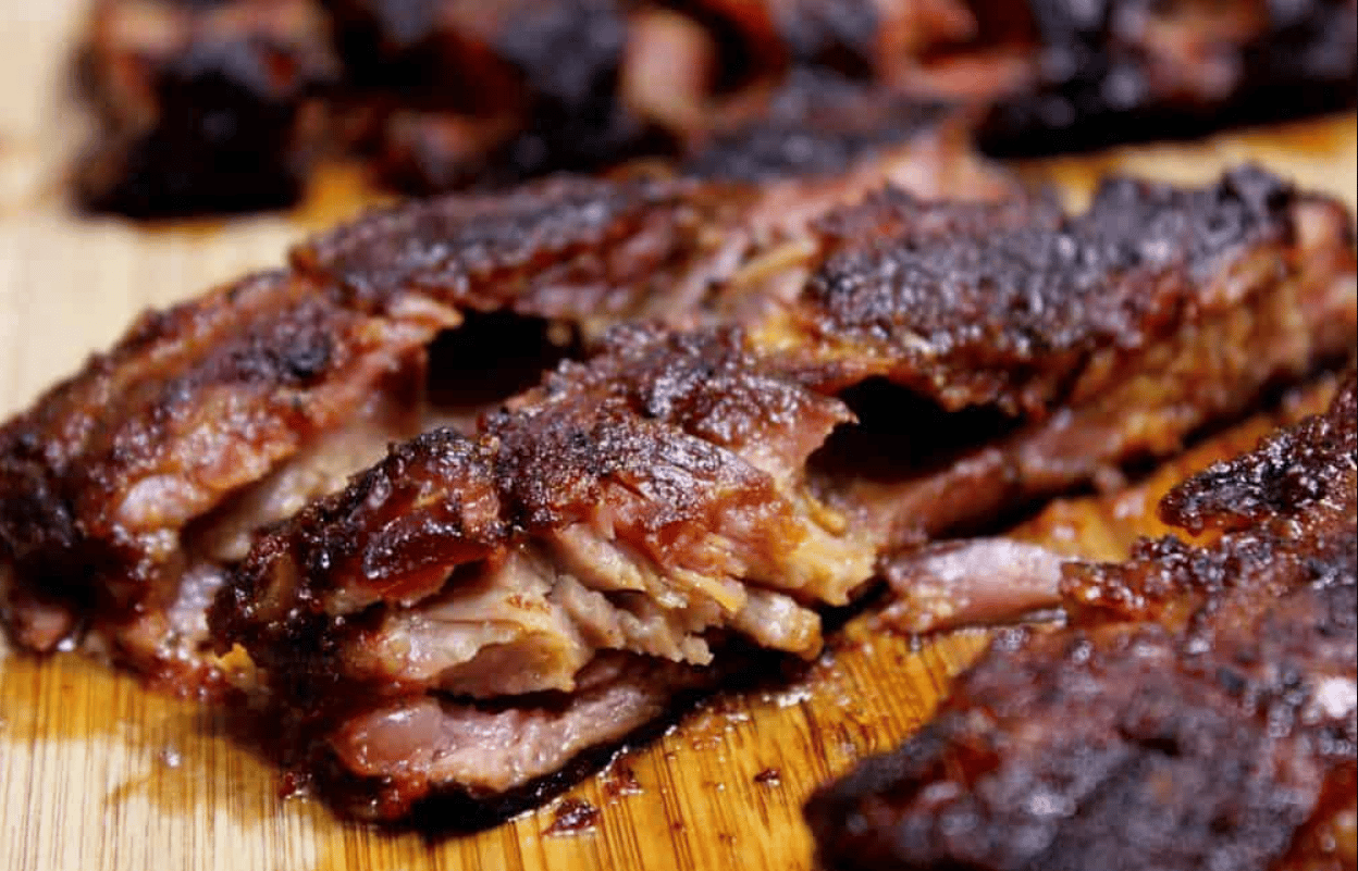 Можно собаке свиное ребро. Свиные рёбрышки spare Ribs. Свиные ребрышки на газовом барбекю-гриль. Смоке рибс.